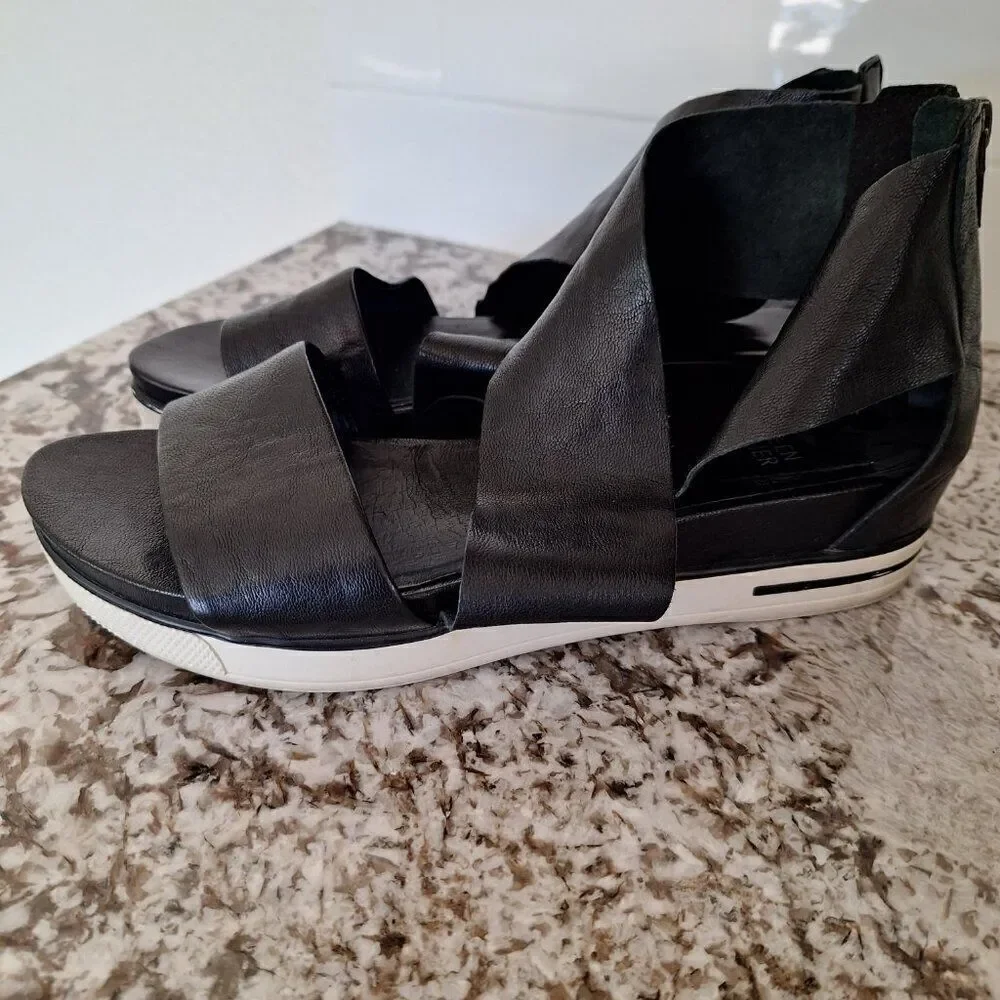 Eileen‎ Fisher black leather wide strap sport sandal size 9 US - Picture 6 of 8